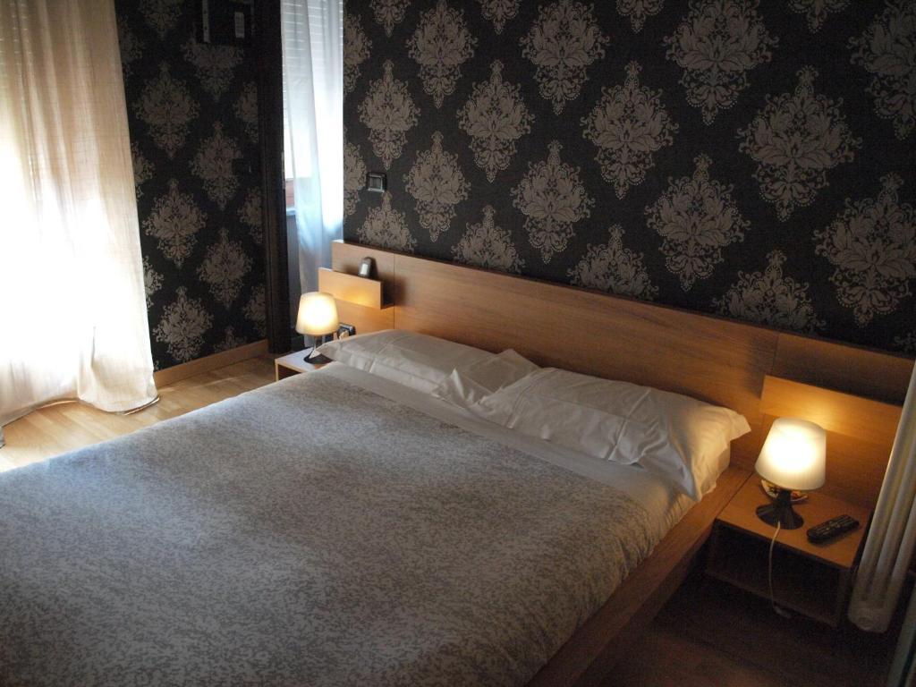 Appartement Casa Bona à Alba  Extérieur photo