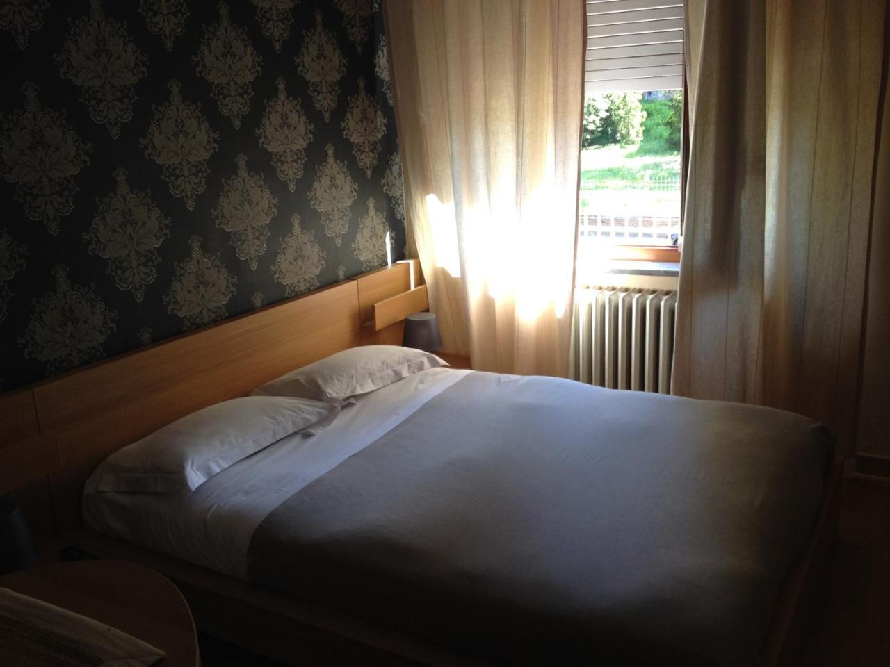 Appartement Casa Bona à Alba  Extérieur photo